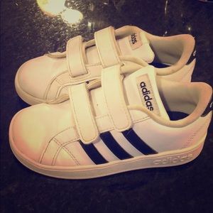 Adidas Baseline kids sneakers